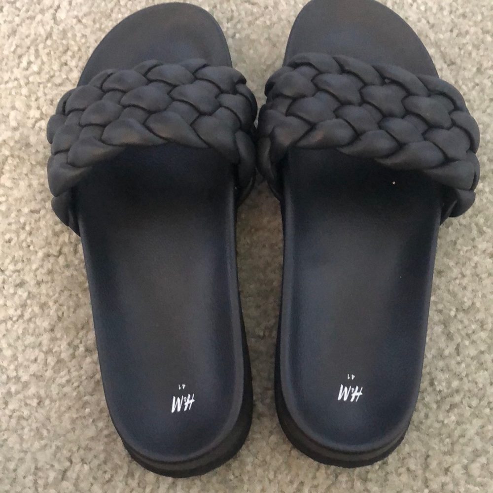 H&M slides